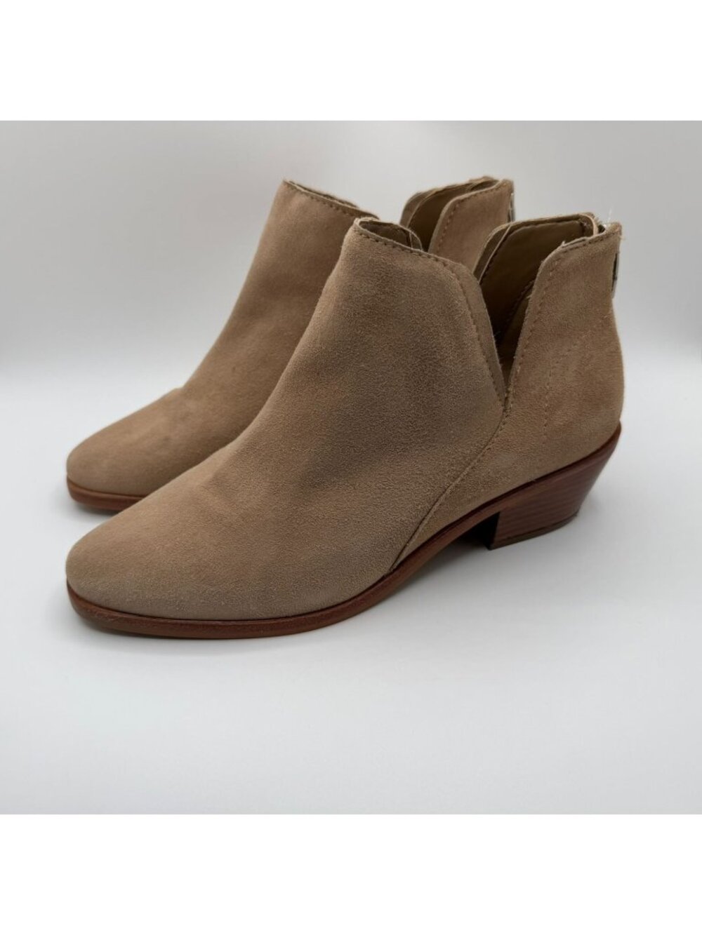 Vince Camuto Abrinna Women Size 8W Tan Suede V-Cut Ankle Booties